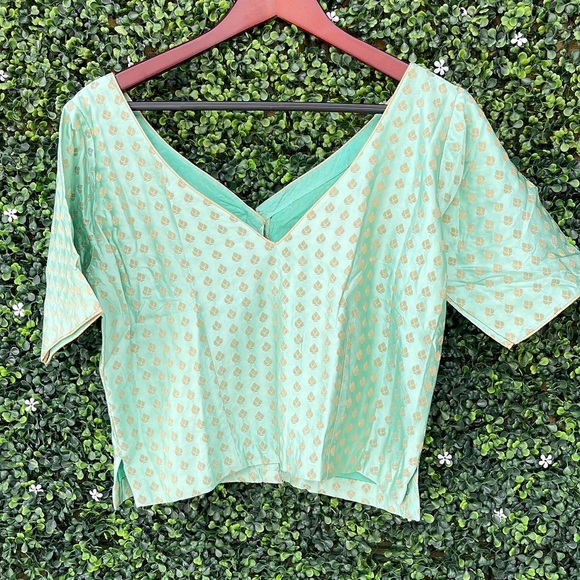 Benarsi traditional lehnga choli - Picture 4 of 5